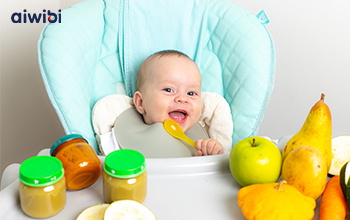 When do babies start eating solid foods?