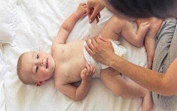 How to Change Baby Diapers
